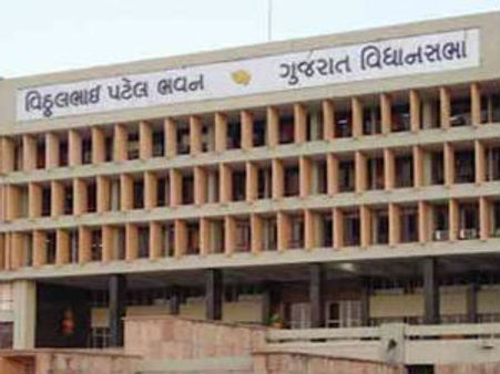 ગુજ. વિધાનસભામાં બોમ્બ મુકવાની ધમકી આપનાર વિદ્યાર્થીની ધરપકડ
