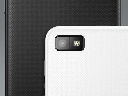 તસવીરોમાં જૂઓ કેવો છે બ્લેકબેરીનો z10 સ્માર્ટફોન