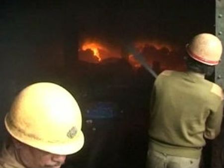 કલકત્તા: આગમાં 19 ભડથું, સરકારે વામફ્રંટને ગણાવી જવાબદાર