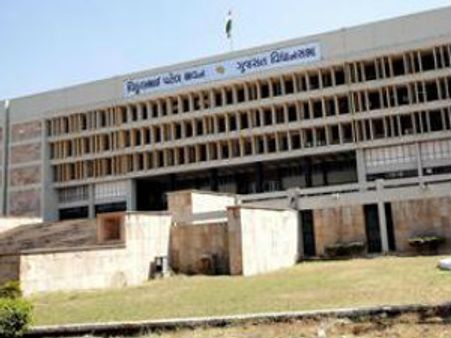 આવો એક ડોકીયું કરીએ ગુજરાત વિધાનસભામાં
