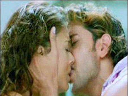 લિપલૉકમાં લીન બૉલીવુડ કપલ્સ