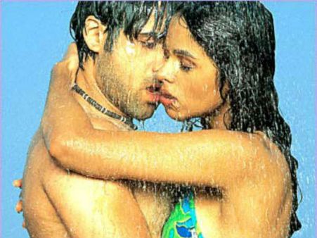 લિપલૉકમાં લીન બૉલીવુડ કપલ્સ