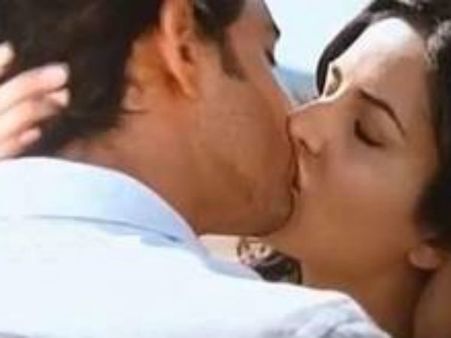 લિપલૉકમાં લીન બૉલીવુડ કપલ્સ