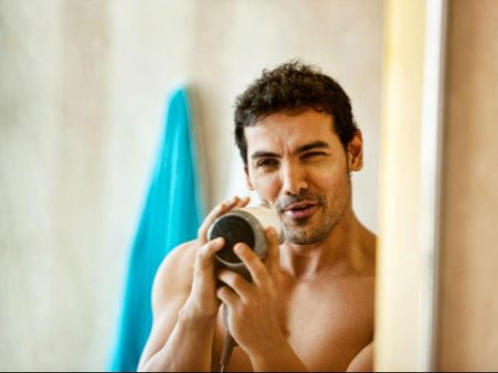 આપણાં ઍવૉર્ડ્સ ટીવી શો બની રહી ગયાં છે : જ્હૉન