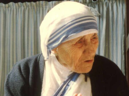 મીડિયાએ બનાવેલ સંત છે મધર ટેરેસા : સર્વે