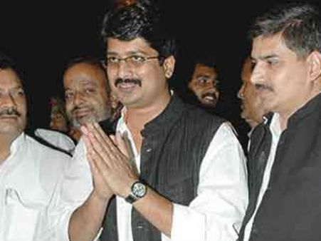 યુપીના વિવાદિત નેતા રાજા ભૈયાના વિવાદો પર એકનજર