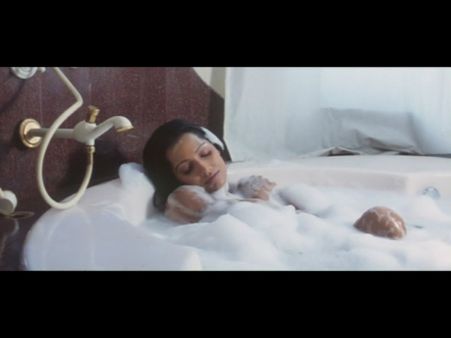 બૉલીવુડ બ્યૂટીસ ઇન બાથટબ બૉલીવુડ બ્યૂટીસ ઇન બાથટબ