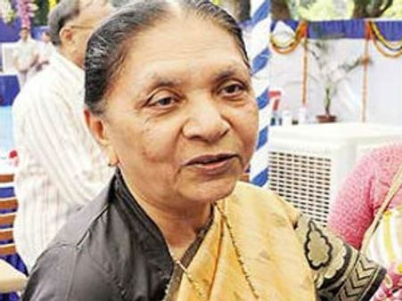 આનંદીબેન આકરા પાણીએ, કોંગ્રેસને કરપ્શન જ મારશે