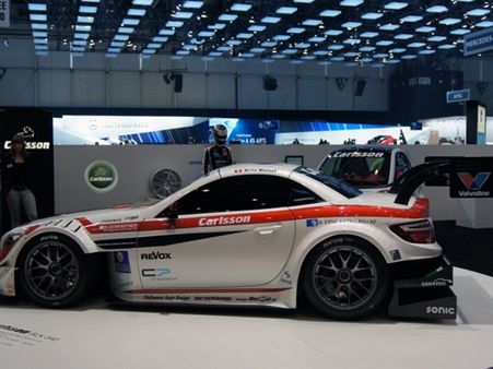 જીનેવા મોટર શોની હોટ કાર્સ અને સેક્સી બેબ્સ