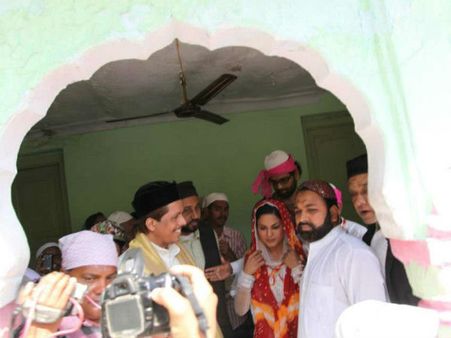 અજમેર શરીફ પહોંચ્યાં વીણા મલિક અજમેર શરીફ પહોંચ્યાં વીણા મલિક