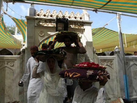 અજમેર શરીફ પહોંચ્યાં વીણા મલિક અજમેર શરીફ પહોંચ્યાં વીણા મલિક