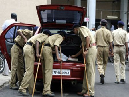 અમદાવાદઃ Hello...! VS હોસ્પિટલમાં બોમ્બ ફૂટશે, સર્ચ ઓપરેશન શરૂ