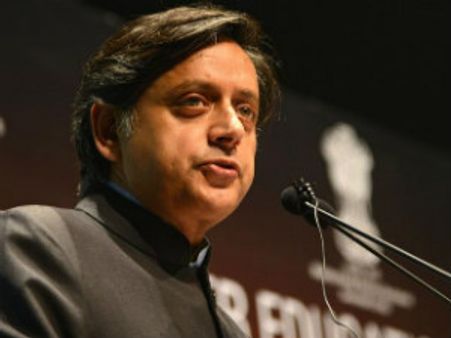 ગાંધીનું 'ગ્રામ સ્વરાજ'નું સપનું અવાસ્તવિક : શશિ થરૂર