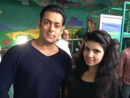 મેંટલના સેટ ઉપરની તસવીરો