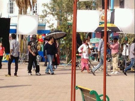 મેંટલના સેટ ઉપરની તસવીરો