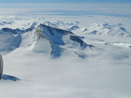 ભારતીય જવાનોએ એન્ટાર્કટિકા પર તિરંગો લહેરાવ્યો