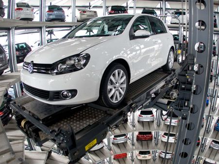 આ કાર પાર્કિંગ ટાવરને જોઇને ઉડી જશે તમારા હોંશ