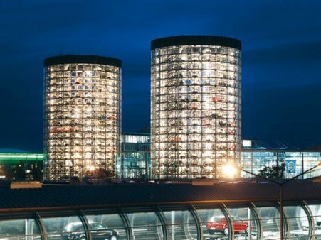 આ કાર પાર્કિંગ ટાવરને જોઇને ઉડી જશે તમારા હોંશ