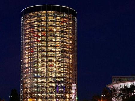 આ કાર પાર્કિંગ ટાવરને જોઇને ઉડી જશે તમારા હોંશ