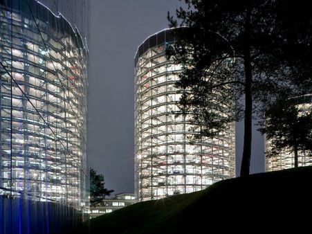 આ કાર પાર્કિંગ ટાવરને જોઇને ઉડી જશે તમારા હોંશ