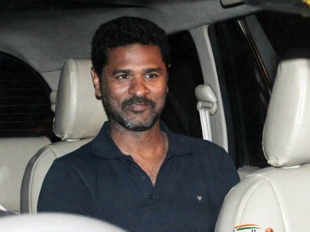 સ્ટિવન સ્પીલબર્ગને મળવાં ઉમટ્યું બૉલીવુડ સ્ટિવન સ્પીલબર્ગને મળવાં ઉમટ્યું બૉલીવુડ