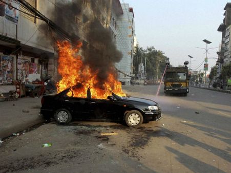 વિરોધની આગમાં સળગ્યું બાંગ્લાદેશ