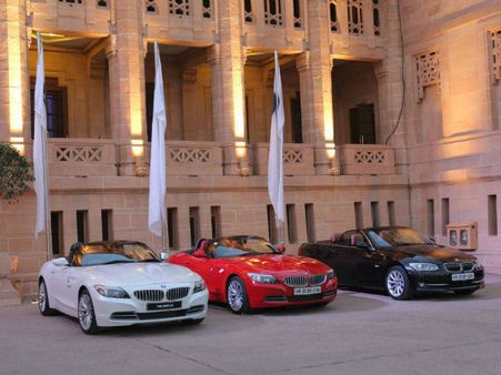 દિગ્ગજ સ્ટાર્સની હાજરીમાં રજૂ થઇ બીએમડબલ્યુ 7 શ્રેણી