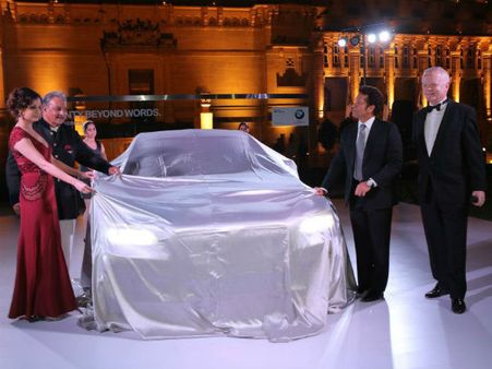 દિગ્ગજ સ્ટાર્સની હાજરીમાં રજૂ થઇ બીએમડબલ્યુ 7 શ્રેણી