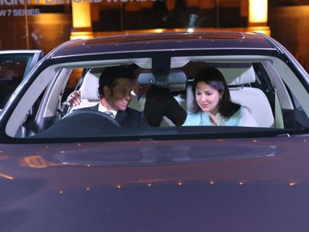 દિગ્ગજ સ્ટાર્સની હાજરીમાં રજૂ થઇ બીએમડબલ્યુ 7 શ્રેણી