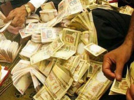 વડોદરા: 6 લાખની નકલી ચલણી નોટો સાથે મહિલા ઝડપાઇ