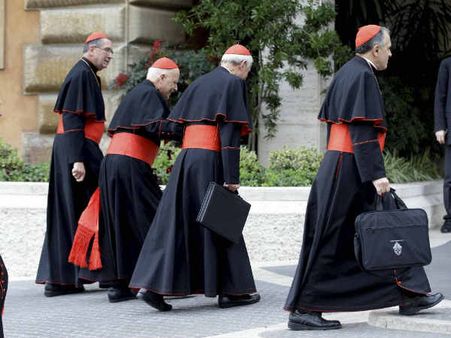 વેટિકન સિટીમાં નવા પોપના ચયન માટે મળી મહા સભા વેટિકન સિટીમાં નવા પોપના ચયન માટે મળી મહા સભા