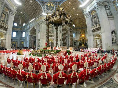 વેટિકનમાં નવા પોપના ચયન માટે કાર્ડિનલ્સની બેઠક મળી