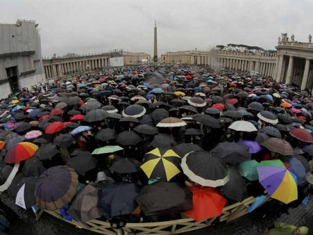 કાર્ડિનલ્સે આર્જેન્ટિનાના બેર્ગોગિલોને નવા પોપ ફ્રાન્સિંસ તરીતે ચૂંટ્યા
