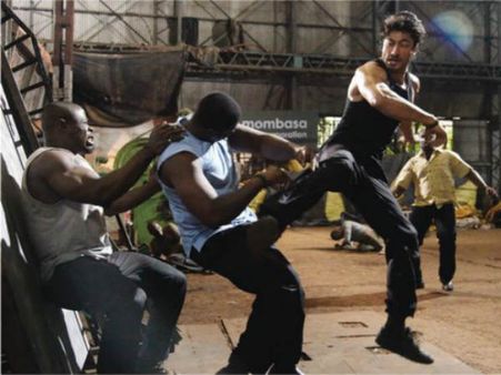 Commando In Pics : ‘વિદ્યુત’વેગી સ્ટંટ અને પ્રેટી પૂજા