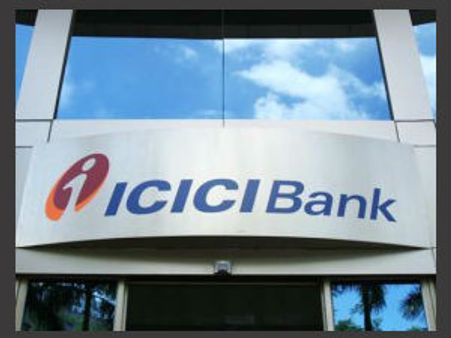 ICICI બેંકના 18 કર્મચારીઓ સસ્પેન્ડ કરાયા