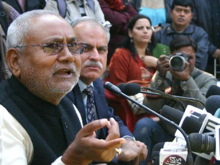 અધિકાર રેલી: બિહાર માટે નિતિશ કુમાર ઝાલશે કોંગ્રેસનો હાથ !