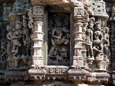 અલૌકિકતાની મૂરત પણ છે ગુજરાતનું આ ગામ અલૌકિકતાની મૂરત પણ છે ગુજરાતનું આ ગામ