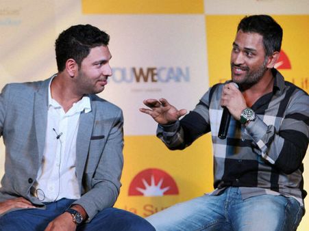 યુવરાજની બૂકનું લોન્ચિંગ તસવીરમાં