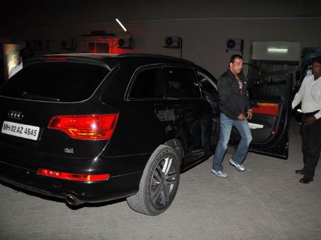  'ખલનાયક' સંજૂબાબાનું કાર કલેક્શન