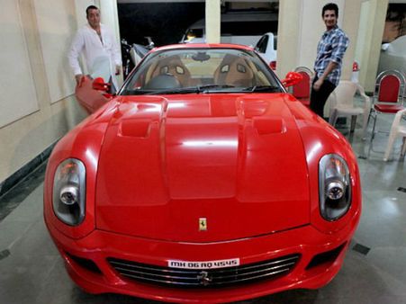  'ખલનાયક' સંજૂબાબાનું કાર કલેક્શન