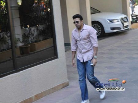 સંજયને સાંત્વના આપવાં ઉમટી પડ્યું બૉલીવુડ