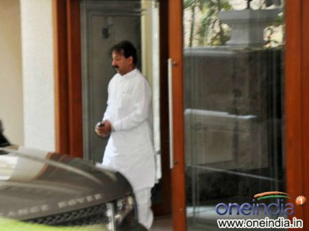 સંજયને સાંત્વના આપવાં ઉમટી પડ્યું બૉલીવુડ