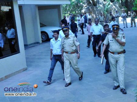 સંજયને સાંત્વના આપવાં ઉમટી પડ્યું બૉલીવુડ