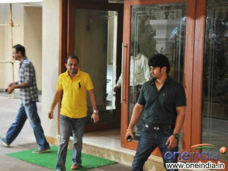 Pics : સંજય દત્તને સાંત્વના આપવાં ઉમટ્યું બૉલીવુડ