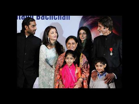 નવ્યાનું બચ્ચન કનેક્શન