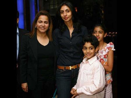 નવ્યાનું બચ્ચન કનેક્શન