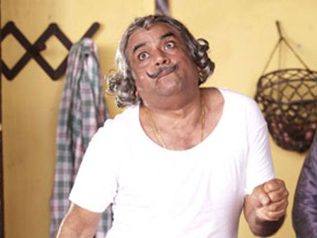 હિમ્મતવાલામાં પરેશની લાક્ષણિક મુદ્રાઓ હિમ્મતવાલામાં પરેશની લાક્ષણિક મુદ્રાઓ