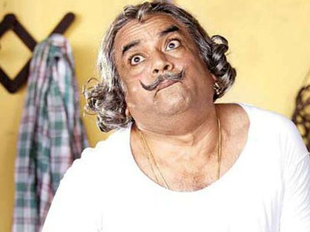 હિમ્મતવાલામાં પરેશની લાક્ષણિક મુદ્રાઓ હિમ્મતવાલામાં પરેશની લાક્ષણિક મુદ્રાઓ