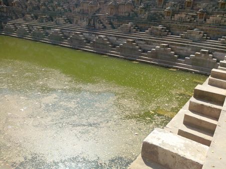 સૂર્યમંદિરના પ્રાંગણમાં આવેલું સૂર્ય કુંડ