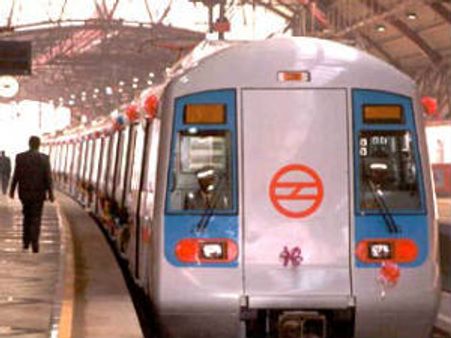 કરકરડૂમા મેટ્રો સ્ટેશનમાં ગોળીબાર કરનારે આપઘાત કરી